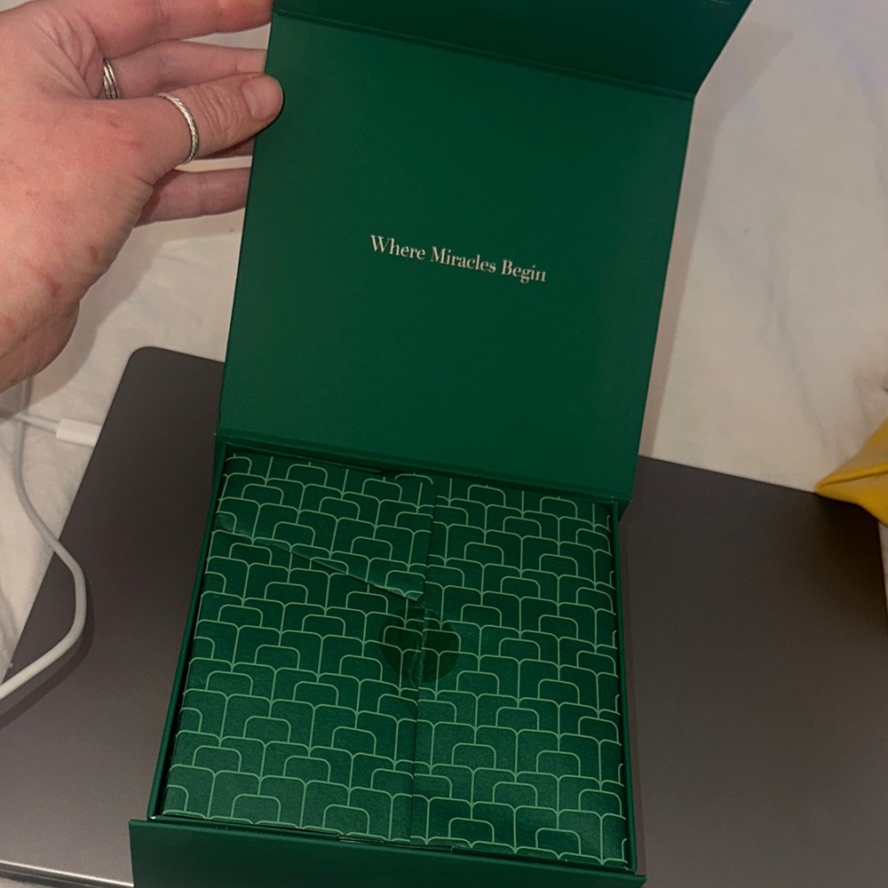 La Mer Green Luxe Hydration Set with Gold Gua Sha - Picture 3 of 3